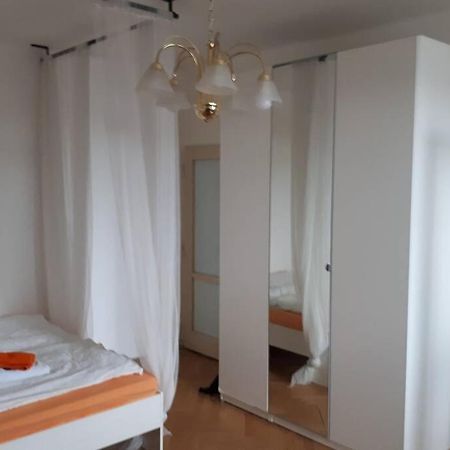 Room In Apartment Prague 3 Buitenkant foto